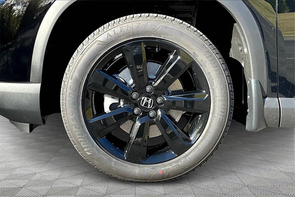 new 2025 Honda Pilot car, priced at $56,075