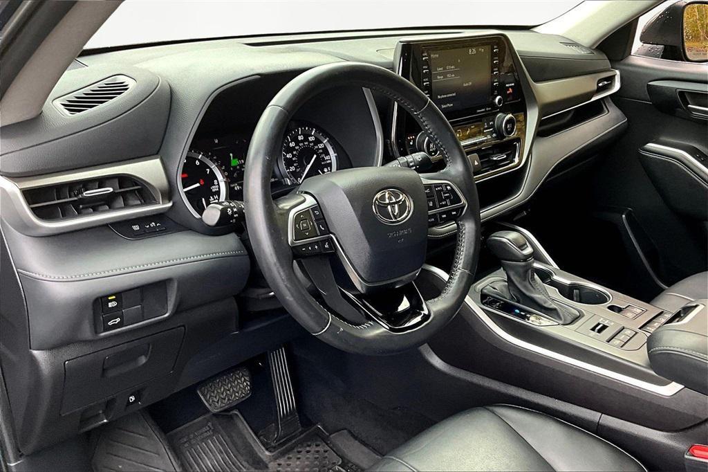 used 2021 Toyota Highlander car, priced at $31,875