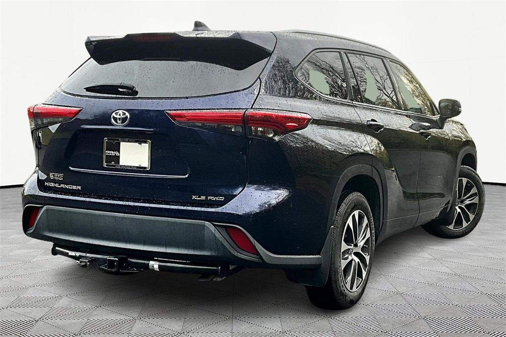 used 2021 Toyota Highlander car, priced at $31,875