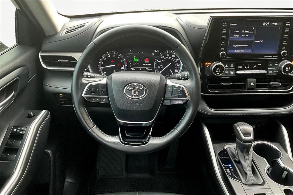 used 2021 Toyota Highlander car, priced at $31,875