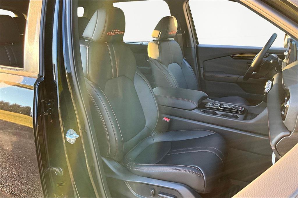 new 2025 Honda Pilot car, priced at $50,895