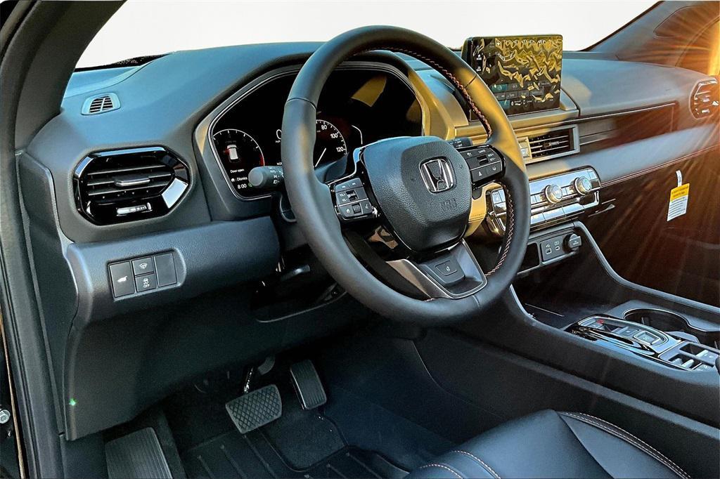 new 2025 Honda Pilot car, priced at $50,895