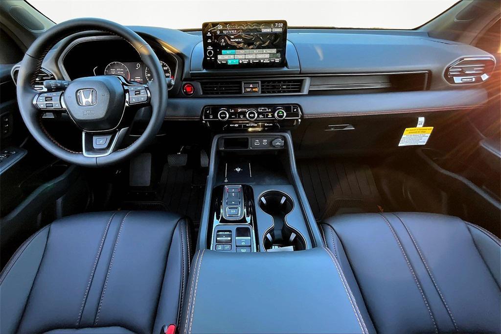 new 2025 Honda Pilot car, priced at $50,895