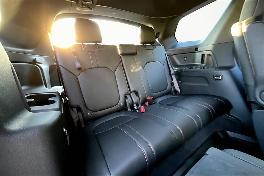 new 2025 Honda Pilot car, priced at $50,895