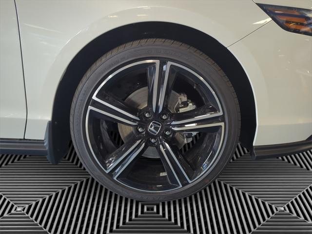 new 2025 Honda Accord Hybrid car, priced at $35,260
