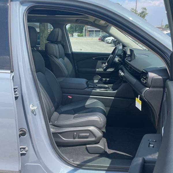 used 2025 Honda Pilot car, priced at $47,961