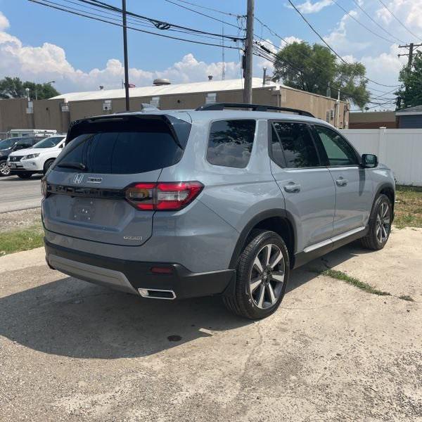 used 2025 Honda Pilot car, priced at $47,961