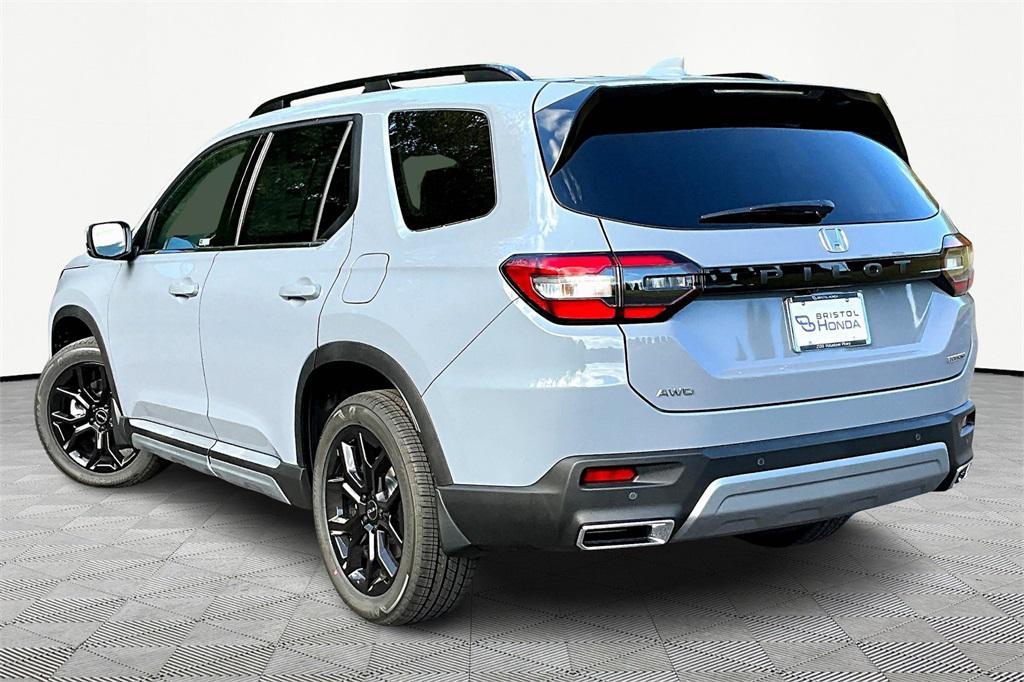 new 2025 Honda Pilot car, priced at $53,750