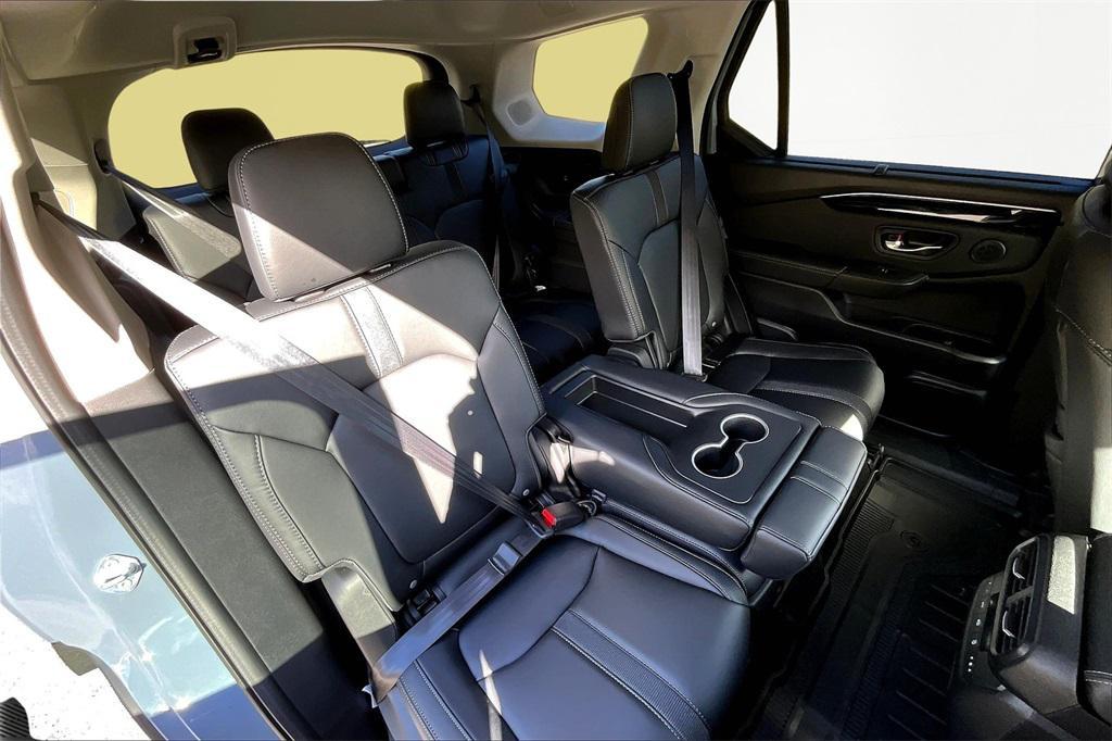 new 2025 Honda Pilot car, priced at $53,750