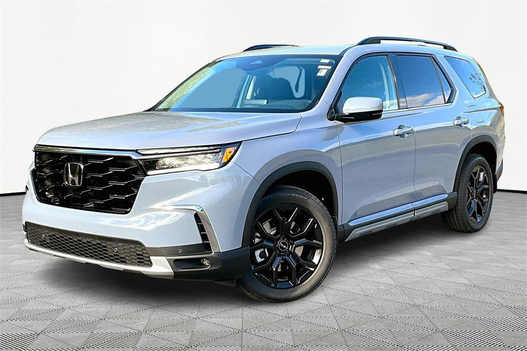 new 2025 Honda Pilot car, priced at $53,750