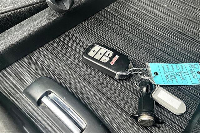 used 2022 Honda Pilot car, priced at $33,171