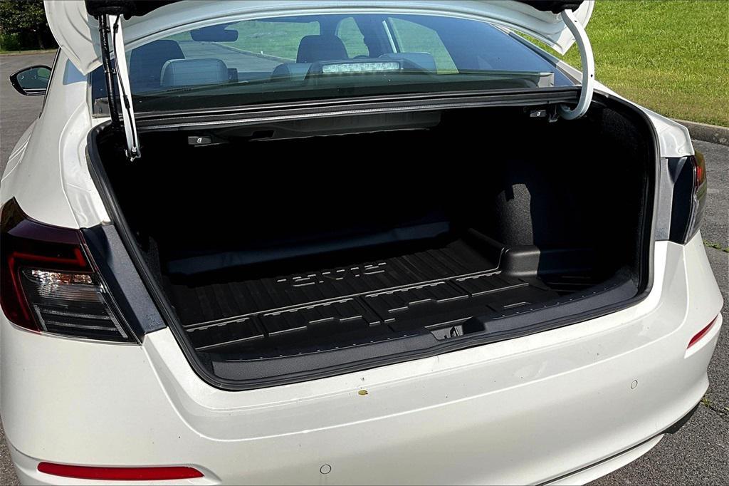 new 2025 Honda Civic Hybrid car, priced at $33,555