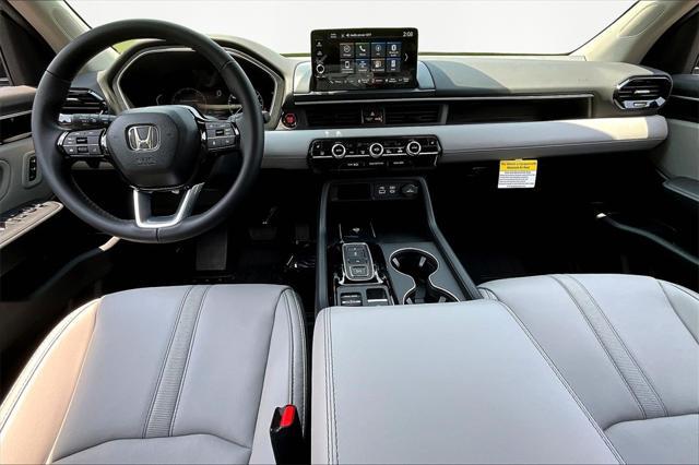 new 2025 Honda Pilot car, priced at $47,050