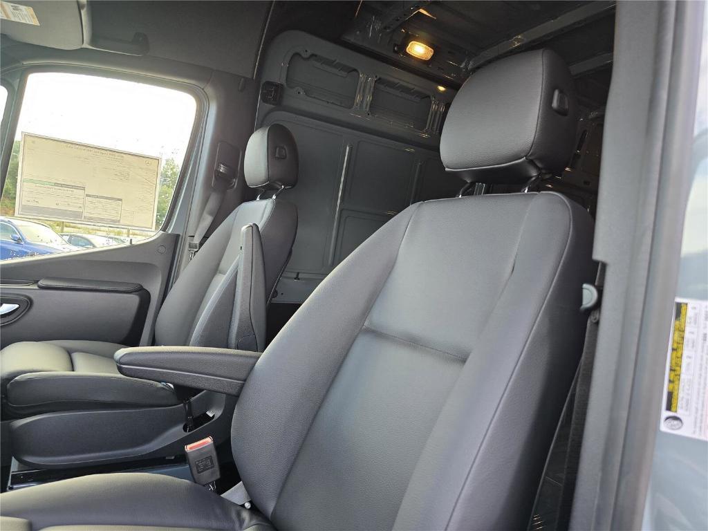new 2026 Mercedes-Benz Sprinter 2500 car, priced at $75,143
