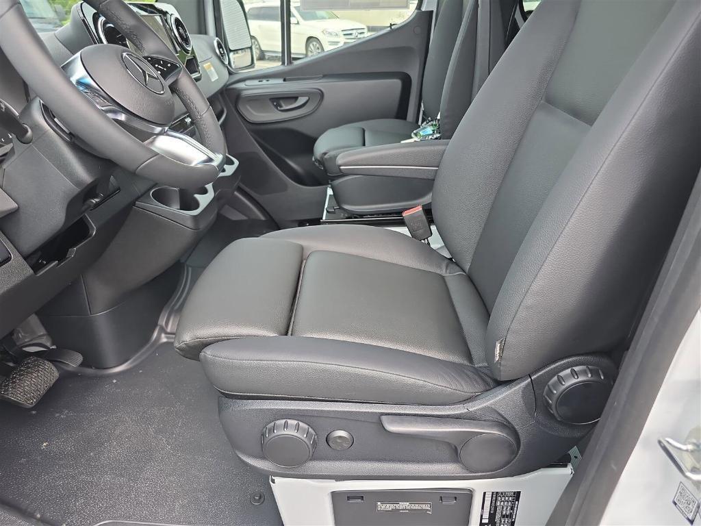 new 2025 Mercedes-Benz Sprinter 2500 car, priced at $73,732