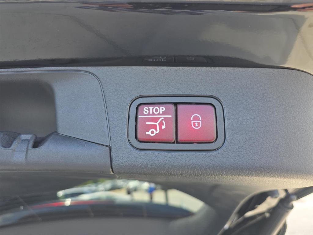 new 2026 Mercedes-Benz GLB 250 car, priced at $52,665