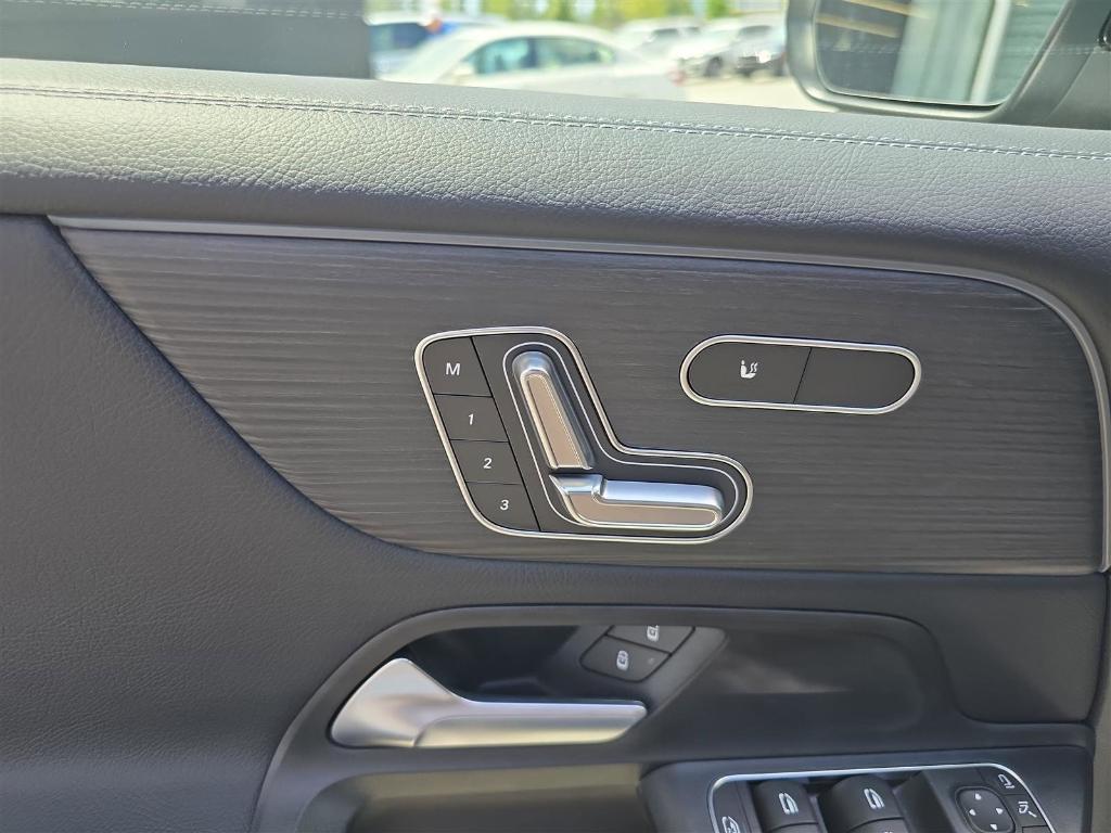 new 2026 Mercedes-Benz GLB 250 car, priced at $52,665