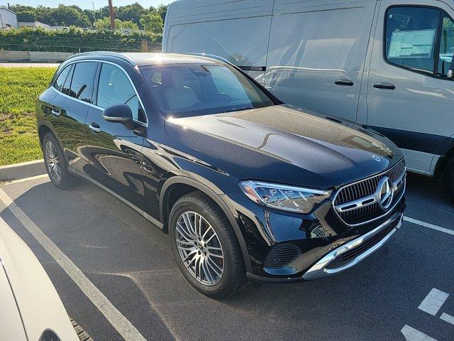 new 2024 Mercedes-Benz GLC 300 car