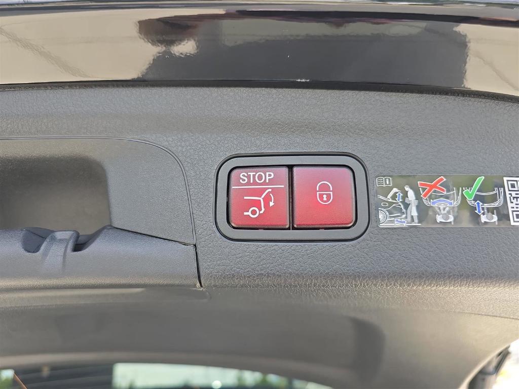 new 2025 Mercedes-Benz GLE 350 car, priced at $67,255