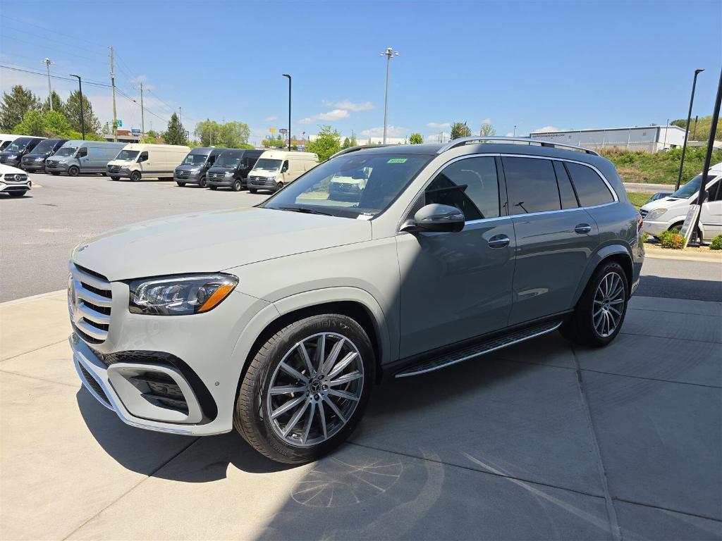 new 2025 Mercedes-Benz GLS 450 car, priced at $101,275