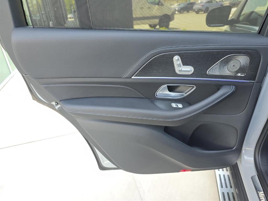 new 2025 Mercedes-Benz GLS 450 car, priced at $101,275
