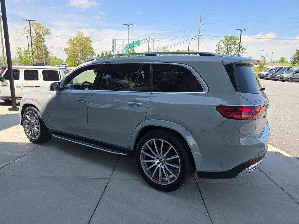new 2025 Mercedes-Benz GLS 450 car, priced at $101,275