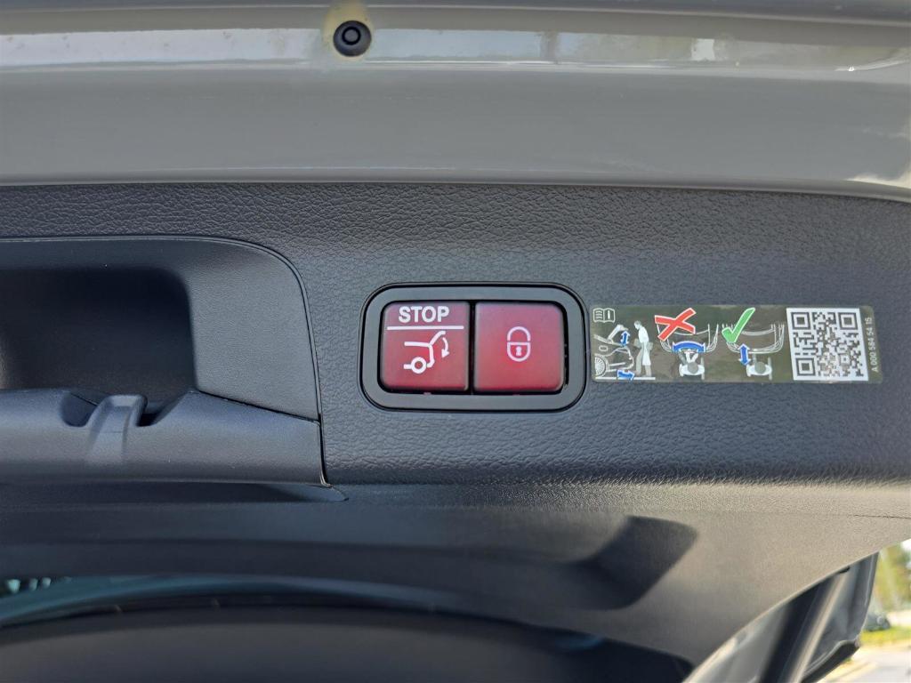 new 2025 Mercedes-Benz GLS 450 car, priced at $101,275