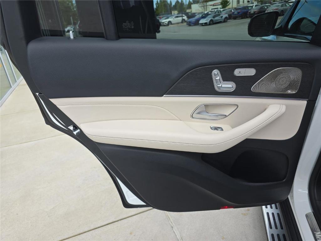 new 2026 Mercedes-Benz GLS 580 car, priced at $121,385