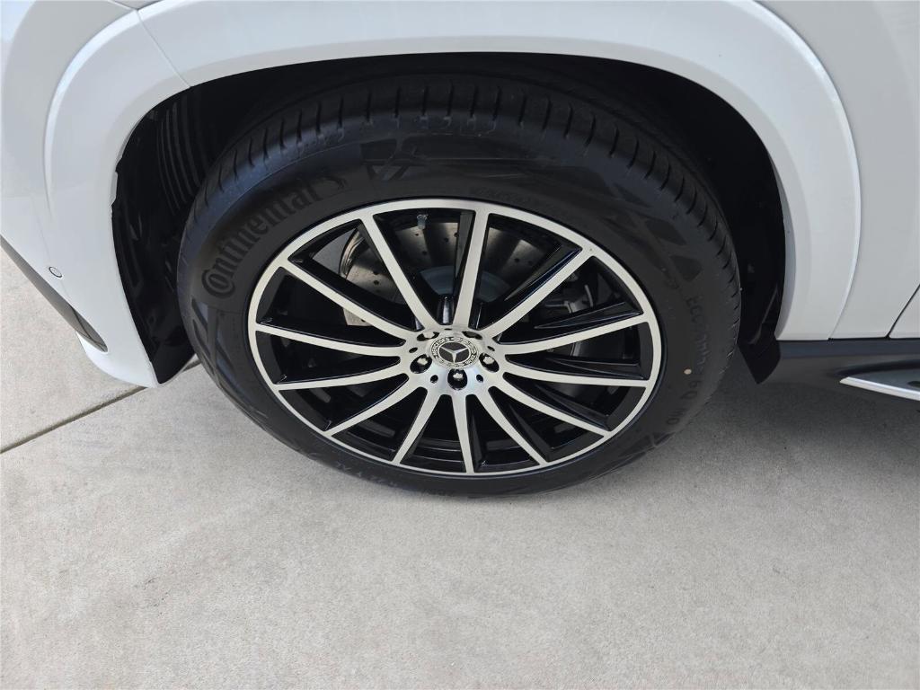 new 2026 Mercedes-Benz GLS 580 car, priced at $121,385