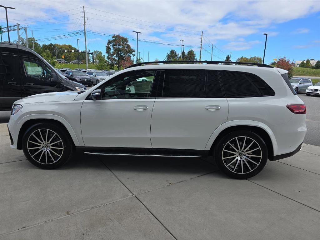 new 2026 Mercedes-Benz GLS 580 car, priced at $121,385