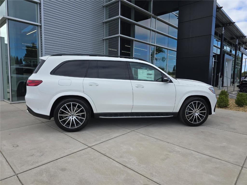 new 2026 Mercedes-Benz GLS 580 car, priced at $121,385