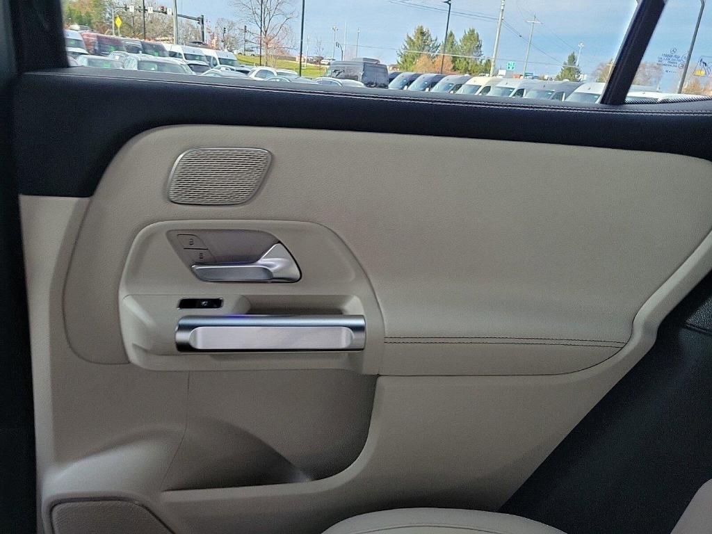 new 2024 Mercedes-Benz GLB 250 car, priced at $55,010