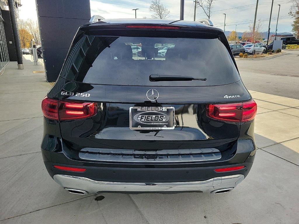 new 2024 Mercedes-Benz GLB 250 car, priced at $55,010