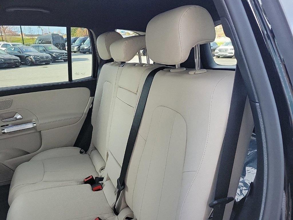 new 2024 Mercedes-Benz GLB 250 car, priced at $55,010