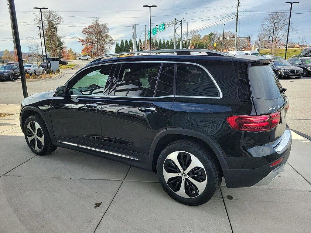 new 2024 Mercedes-Benz GLB 250 car, priced at $55,010