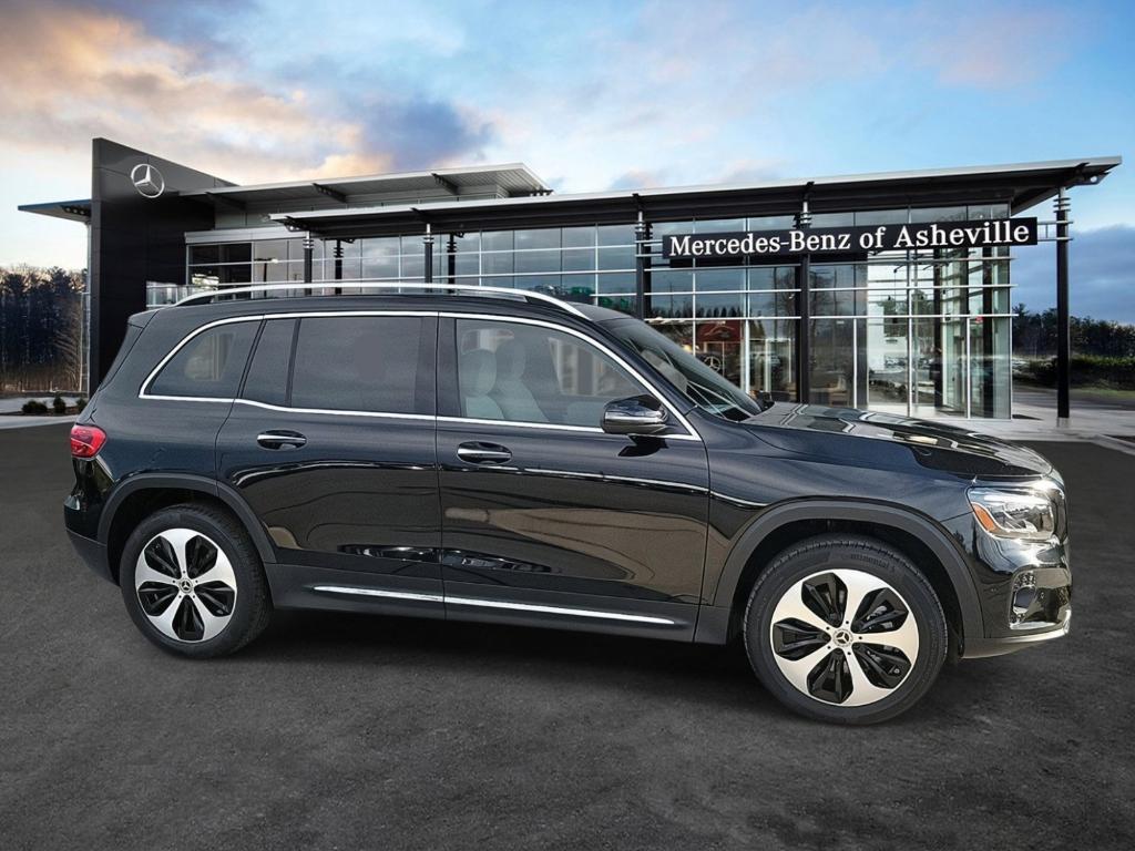 new 2024 Mercedes-Benz GLB 250 car, priced at $55,010