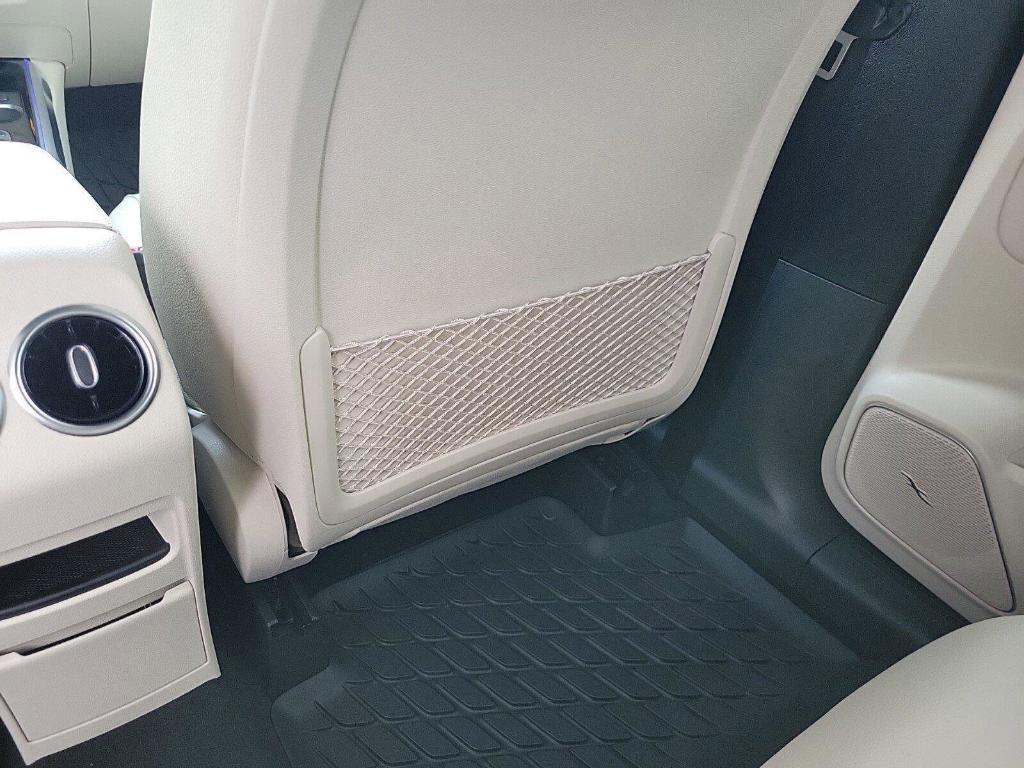 new 2024 Mercedes-Benz GLB 250 car, priced at $55,010