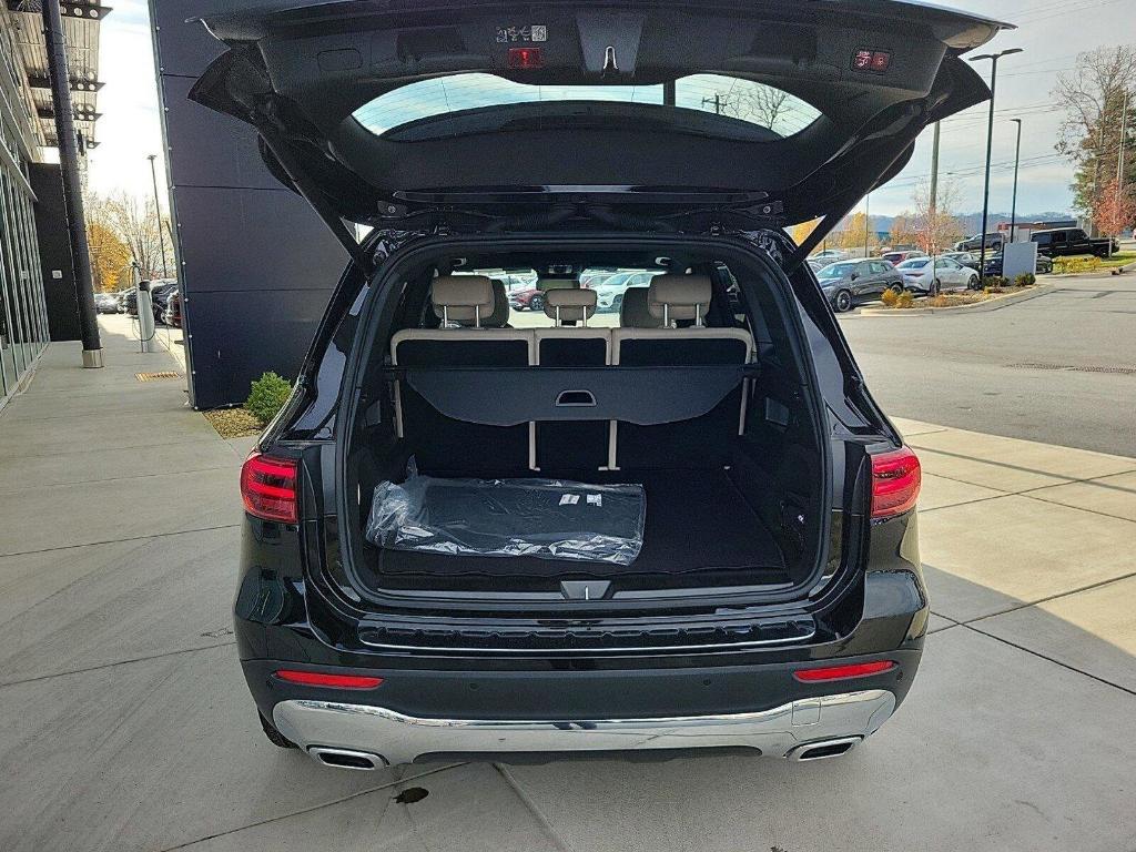 new 2024 Mercedes-Benz GLB 250 car, priced at $55,010