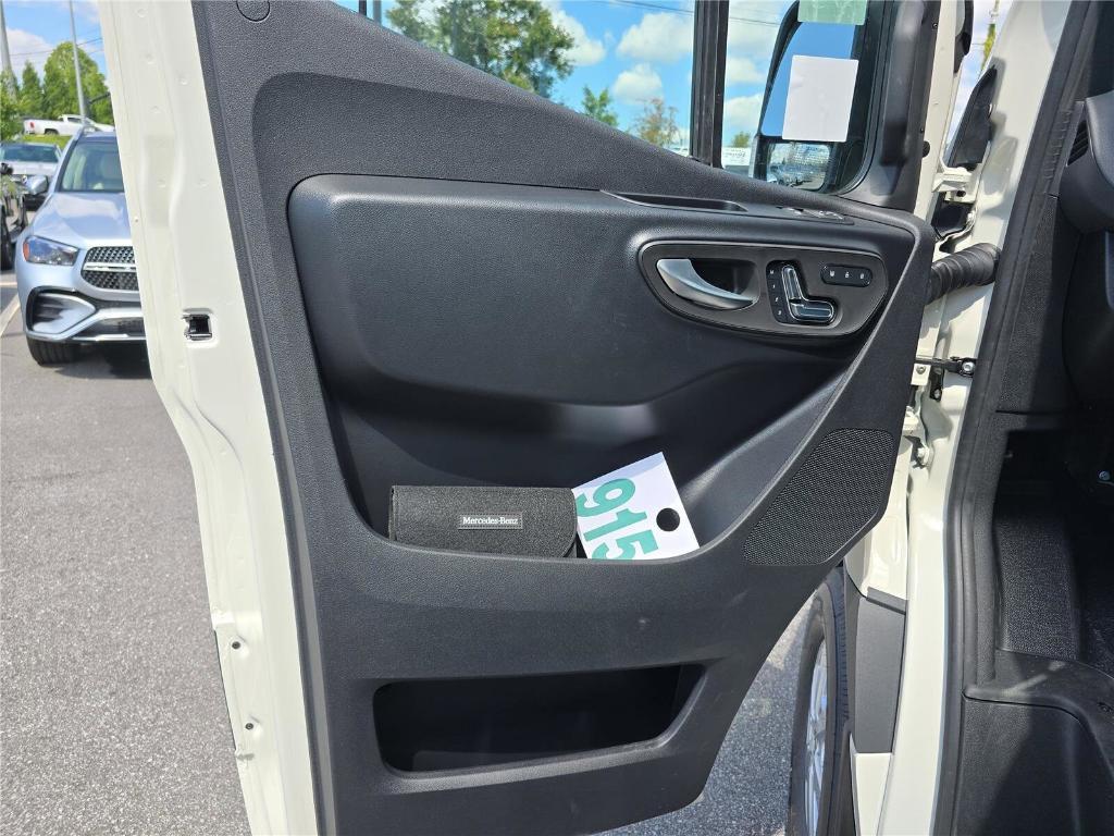 new 2025 Mercedes-Benz Sprinter 2500 car, priced at $79,686
