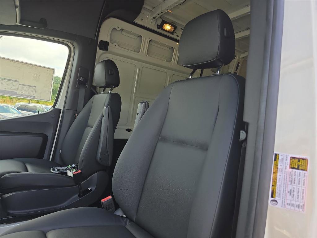 new 2025 Mercedes-Benz Sprinter 2500 car, priced at $79,686