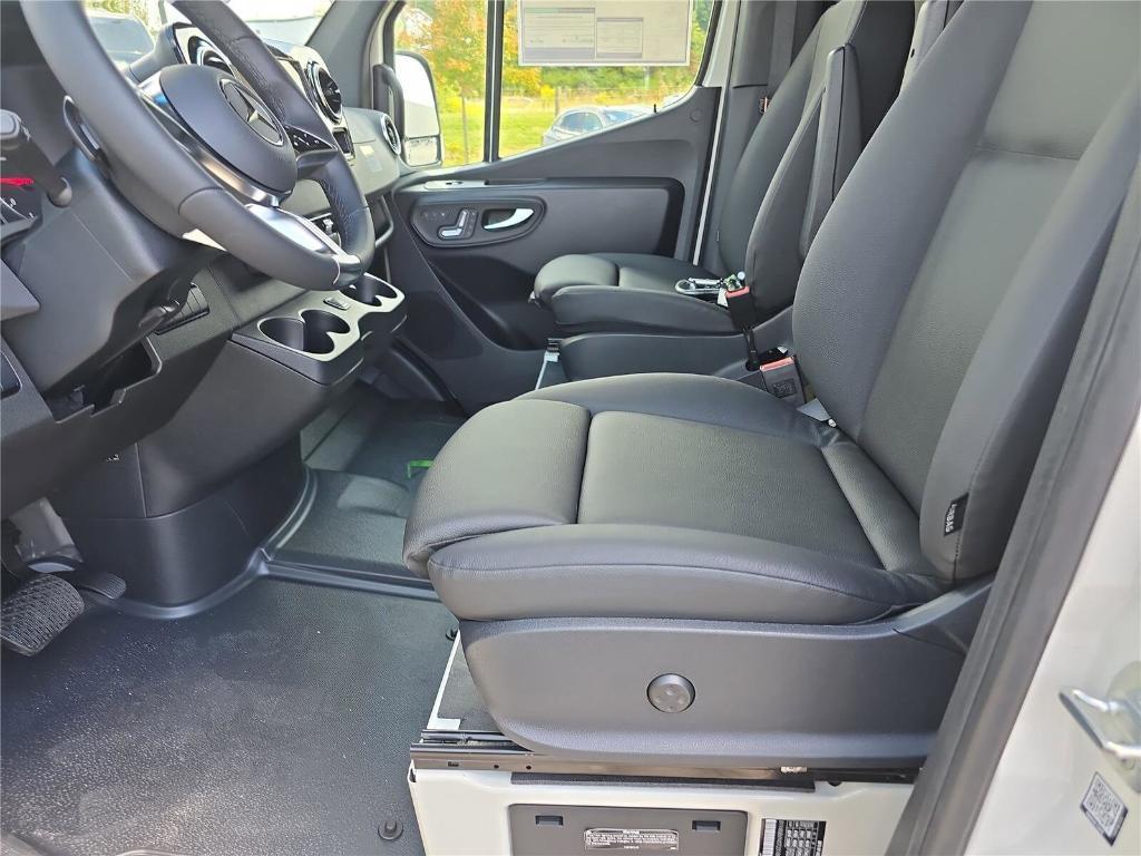new 2025 Mercedes-Benz Sprinter 2500 car, priced at $79,686