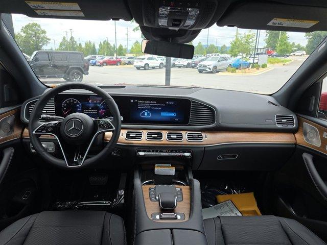 new 2025 Mercedes-Benz GLS 450 car