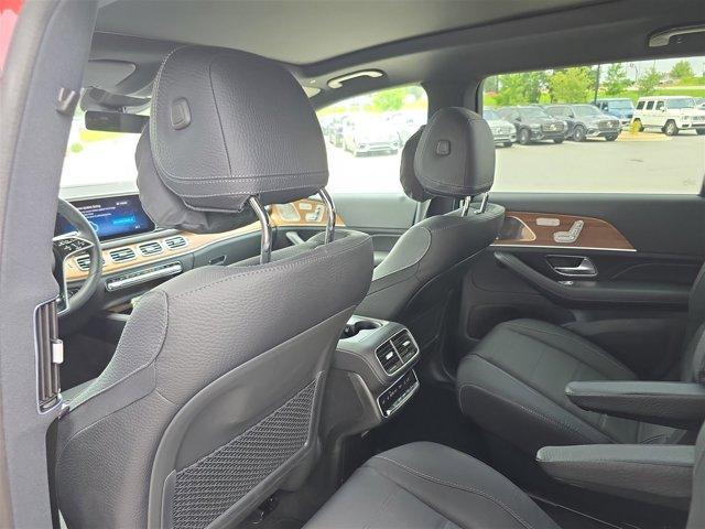 new 2025 Mercedes-Benz GLS 450 car
