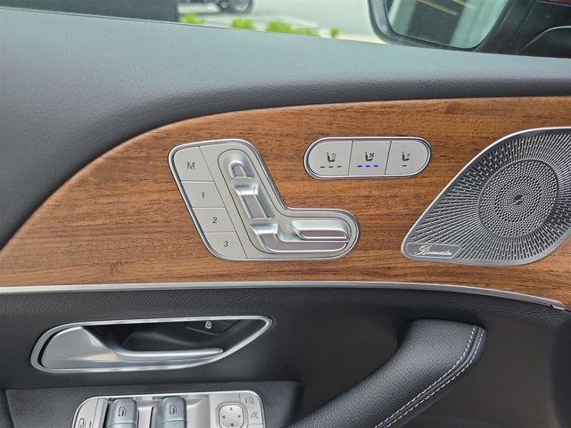 new 2025 Mercedes-Benz GLS 450 car