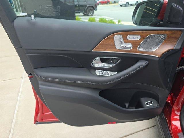 new 2025 Mercedes-Benz GLS 450 car