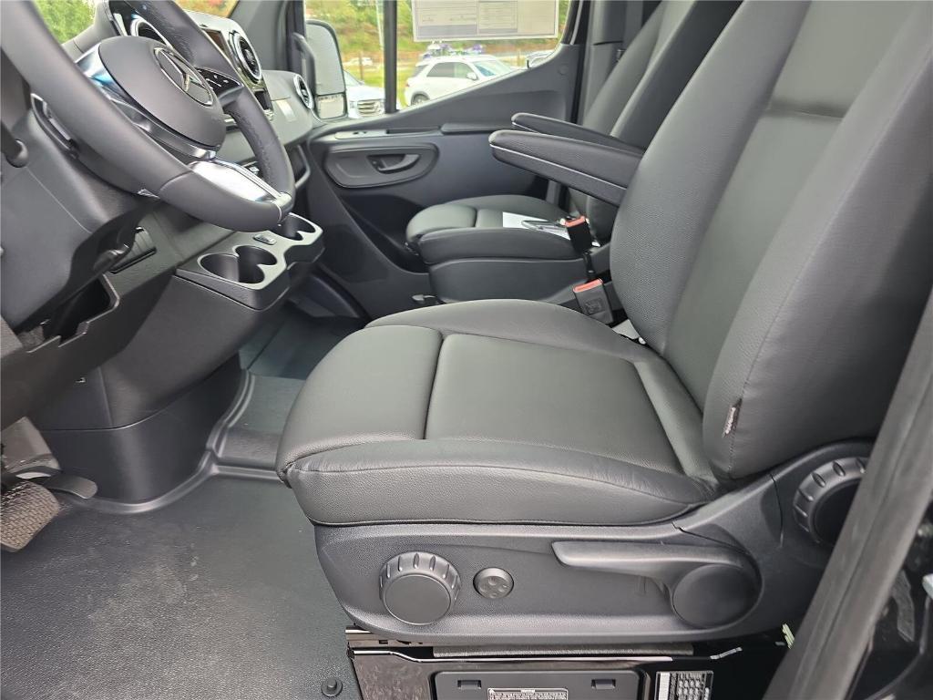 new 2025 Mercedes-Benz Sprinter 2500 car, priced at $90,048