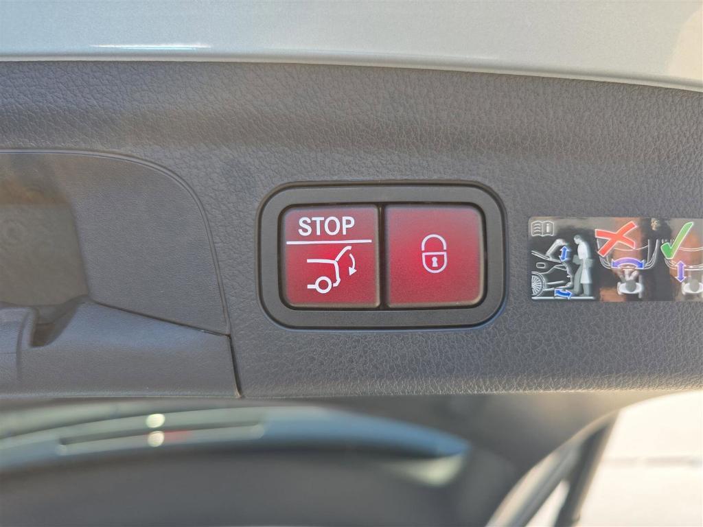 new 2025 Mercedes-Benz GLE 350 car, priced at $76,500