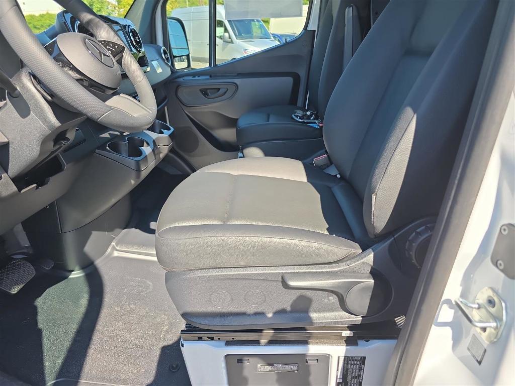 new 2025 Mercedes-Benz Sprinter 2500 car, priced at $66,011