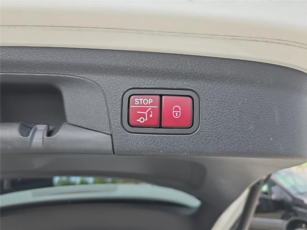 used 2024 Mercedes-Benz GLE 350 car, priced at $57,988