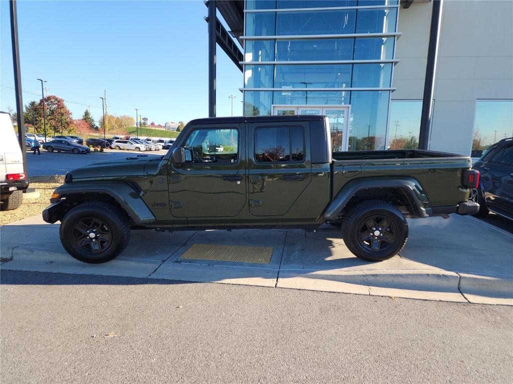 used 2022 Jeep Gladiator car, priced at $26,998